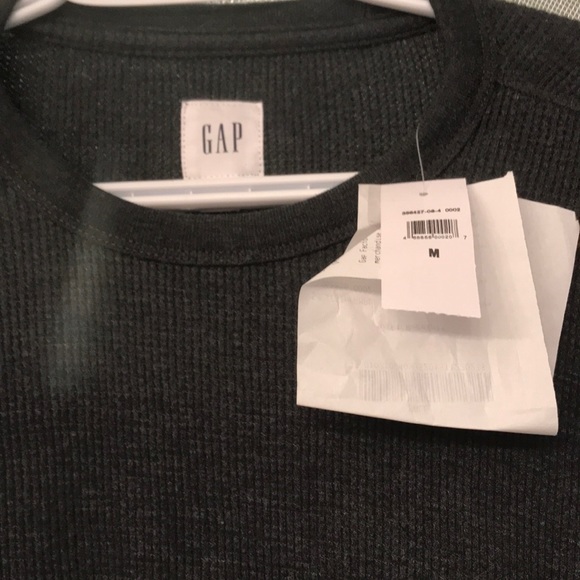 GAP - means grey long sleeve - Picture 3 of 3